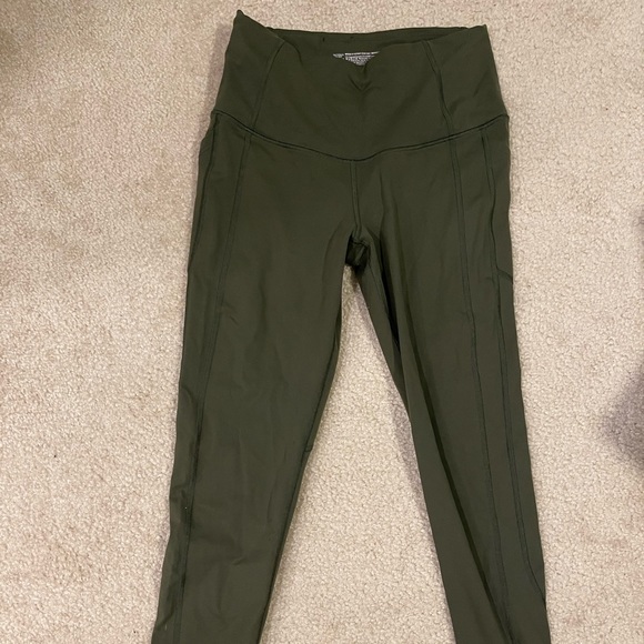Hunter green Victoria’s Secret leggings with pockets - Picture 4 of 4